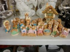 Good collection of Pendelfin rabbit figurines