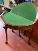 Reproduction mahogany foldover card table (repair needed to one leg)