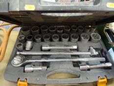 Siegen cased 3/4 ins socket set