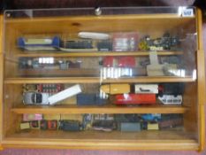 Diecast vehicles and similar in a handy display case