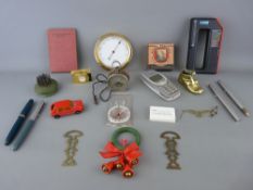 Mixed group of collectables including a vintage voltmeter, a Plas Plugs cable and pipe finder, a