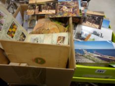 Quantity of collector's cards and postcards