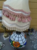 Parcel of table lamps, brass effect, Tiffany style etc