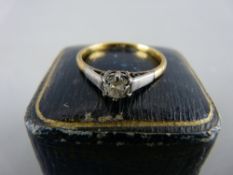 Eighteen carat gold lady's diamond solitaire ring, visual estimate of the diamond 0.4 carat, 2.4