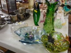 Parcel of art glassware, jelly mould, paperweight