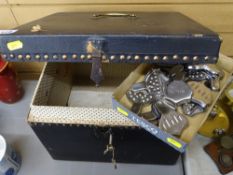 Parcel of stainless steel vintage lemon squeezers and a studded vintage hat box