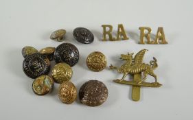 Selection of original WWI buttons and badges, one 16th battalion, The Welsh Regiment 'Cardiff