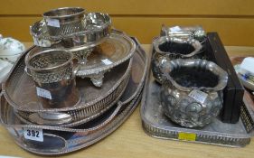 Parcel of EPNS including small gallery trays, bottle coaster, boxed cake slice ETC Condition reports