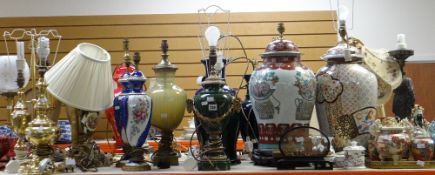 Collection of various table lamps including a good marble lamp with gilt metal rams head handles(12