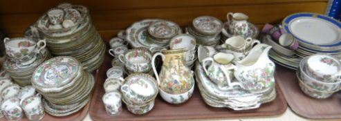 Quantity of Coalport Indian Tree patterned dinnerware comprising cups, saucers, cream jugs, egg cups