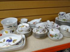 Quantity of Royal Worcester tableware including 'Evesham' ETC Condition reports provided on reques