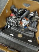 Parcel of mixed vintage cameras including Rolleiflex Kodak concertina, early Kodak concertina