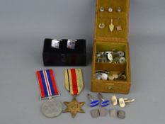 A QUANTITY OF GOLD, SILVER & OTHER CUFFLINK SETS & STUD BUTTONS etc, an unmarked yellow metal pin