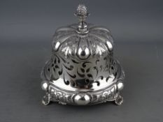 A FINELY PATTERNED CIRCULAR SILVER DESK BELL, 8.7 troy ozs gross, Birmingham 1900
