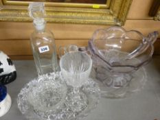 Selection of vintage and other glassware