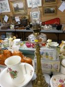 Victorian brass column oil lamp with plain glass font (cracked)