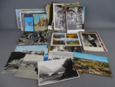 Quantity of vintage and later postcards