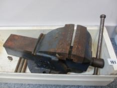 Record heavy bench vice