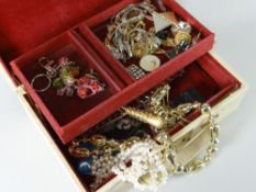 A vintage lockable jewellery box and assorted contents Condition reports provided on request by