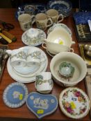 Mixed quantity of decorative china including Minton 'Haddon Hall Blue', Susie Cooper 'Wedgwood',