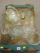 Mixed box of glassware including Pyrex