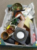 Mixed box of household goods and ornaments