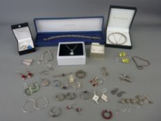 Good mixed selection of vintage and later silver jewellery