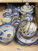 Large parcel of early blue and white floral decorated teaware
