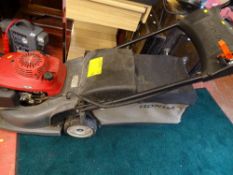 Self-propelled? Honda HRX476 petrol lawnmower