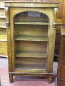Standing large single door multi-shelf display cabinet