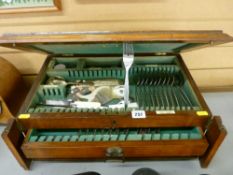 Walker & Hall silver plated part canteen