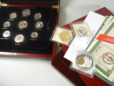 Small parcel of collector's coins and boxes