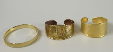 Three Italian gold bangles, marked 375, 39gms Please note: not tested, hallmarks, weights and