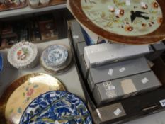 Collection of boxed collector's plates including Aynsley, Royal Doulton, large bird decorated wall