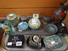TRAY OF VARIOUS ORIENTAL PATTERNED CLOISONNE WARE ITEMS including vases, lidded pots, desk tidy