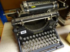 UNDERWOOD VINTAGE TYPEWRITER