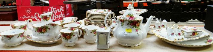 PARCEL OF ROYAL ALBERT 'OLD COUNTRY ROSES' TEAWARE including teapot, cake stand etc
