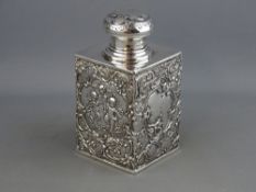 A CONTINENTAL SILVER TEA CADDY, London import marks 1896, 10.5 troy ozs, 'B M' importer's mark,