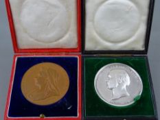 Two commemorative medallions, cased, including a silver example 2.9 troy ozs 'Art Union of London,