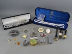 Quantity of vintage and later jewellery, watches and other collectables