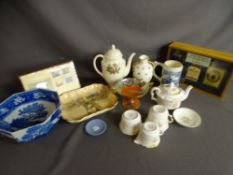 Miscellaneous porcelain to include Wedgwood, Royal Doulton 'Sam Weller' and similar, Bells Whisky