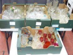 Large parcel of vintage glassware