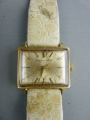 Lady's vintage eighteen carat gold cased wristwatch, the dial marked 'International Watch Co,