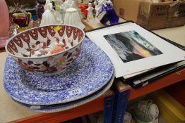 A STAFFORDSHIRE MOTTLED BLUE AND WHITE DECORATED PLATTER a Staffordshire Willow platter and a parcel