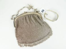 SILVER LADIES MESH PURSE TOGETHER WITH silver frame (2)