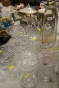 A QUANTITY OF MIXED GLASSWARE