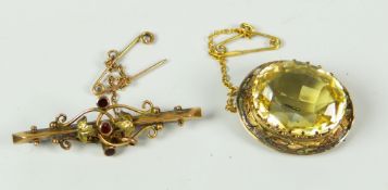 SMALL PARCEL OF JEWELLERY to include 9 carat gold topaz bar brooch, 9 carat gold foliate design