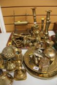 A QUANTITY OF MIXED BRASSWARE