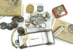 PARCEL OF JEWELLERY & OTHER COLLECTABLES including set of six regimental buttons, two boxed World
