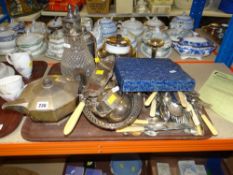 QUANTITY OF ELECTROPLATE including toast-rack, loose cutlery ETC
